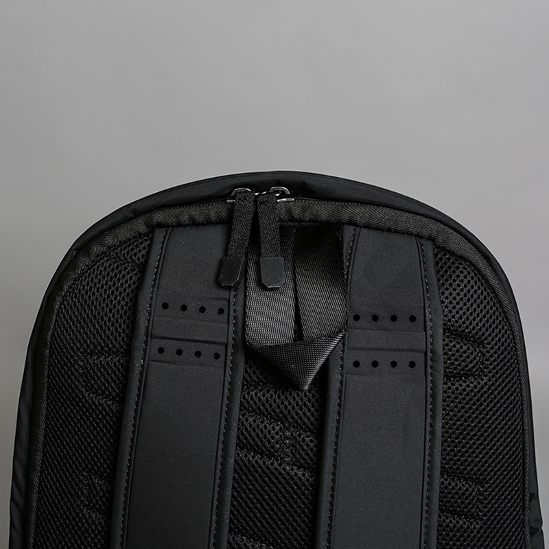  черный рюкзак Nike Legend Training Backpack 15L BA5439-010 - цена, описание, фото 6